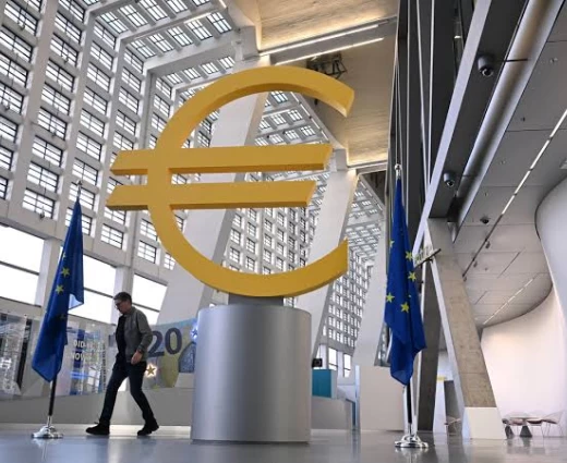  Το δίλημμα για την ΕΚΤ για τα επιτόκια και το όριο των $100